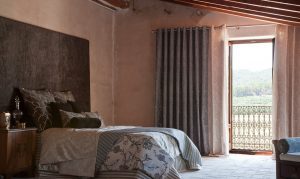 visillo y cortina con barra y confeccion ollados