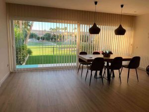 cortina lamas verticales beige